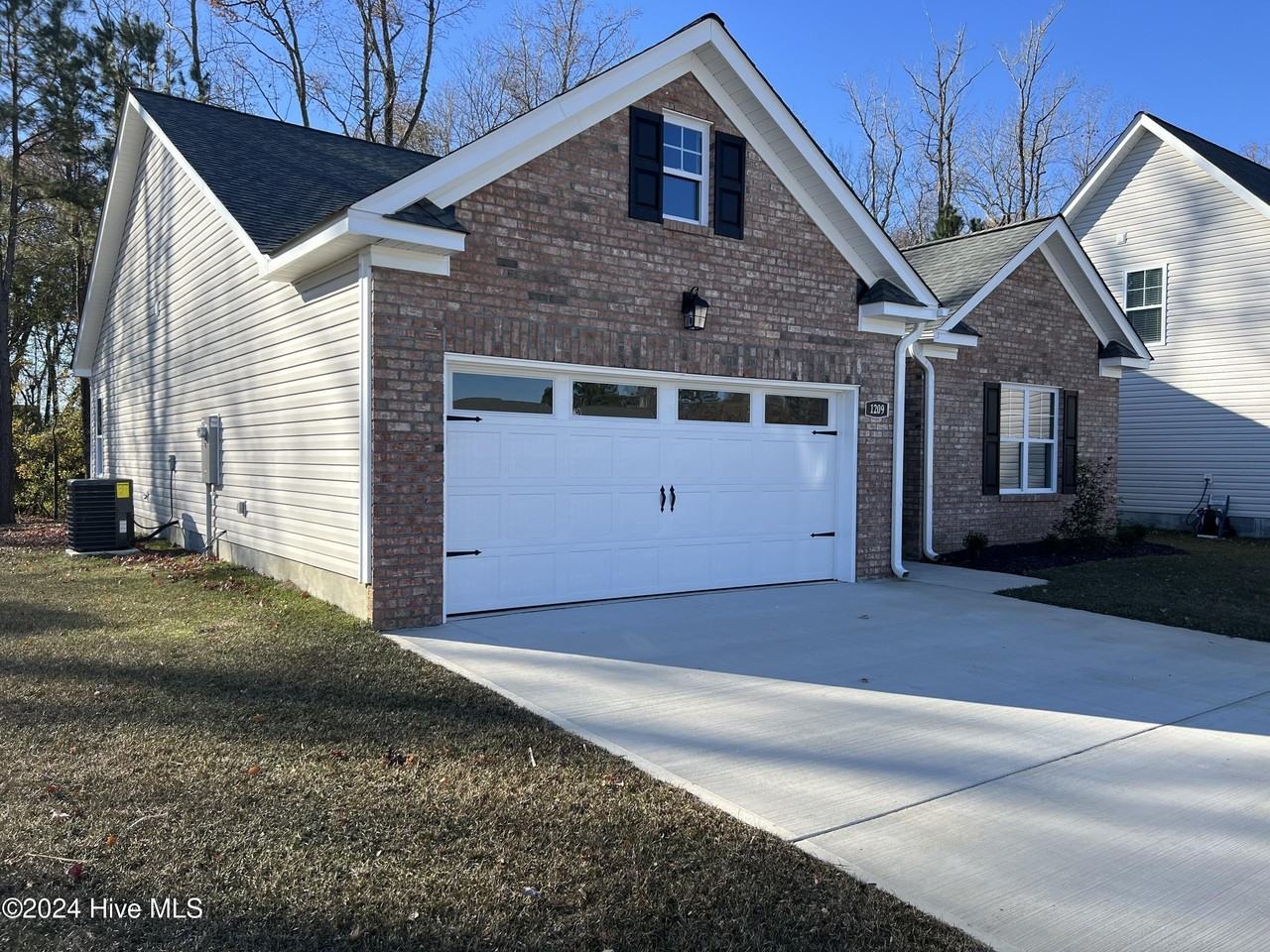 1209 Hunley Ct - Photo 2 of 12
