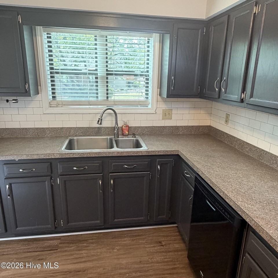 1223 Ash Cir - Photo 6 of 21