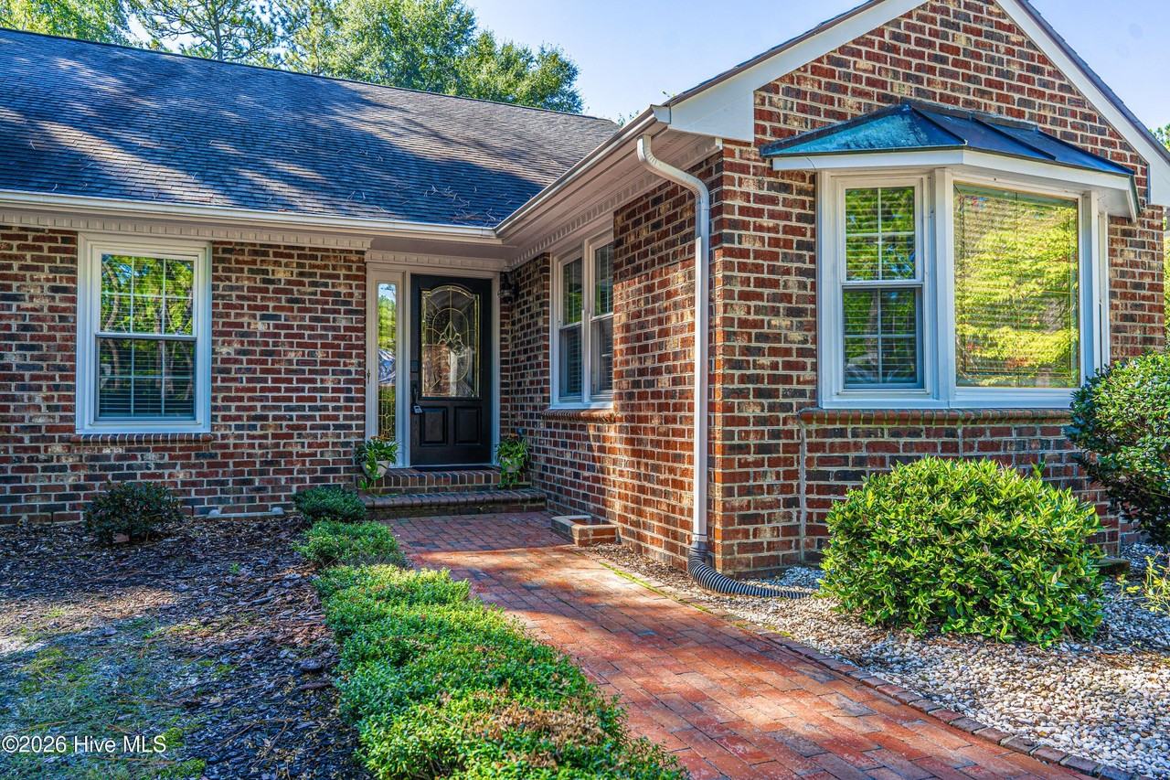 179 Thorne Rd - Photo 3 of 50