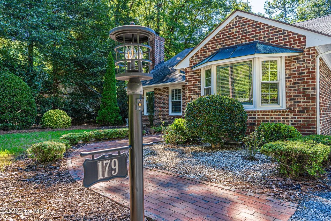 179 Thorne Rd - Photo 5 of 50