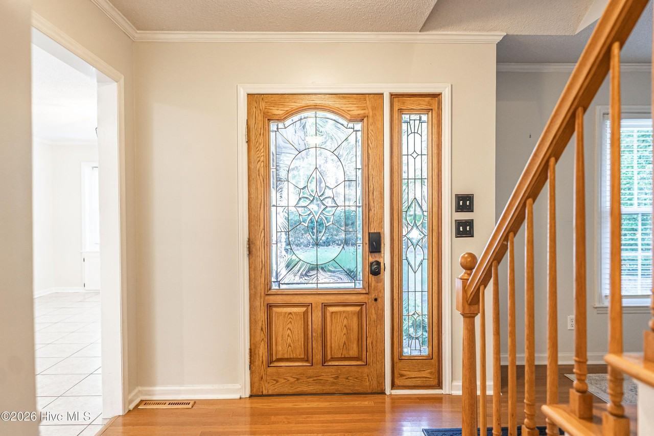 179 Thorne Rd - Photo 7 of 50