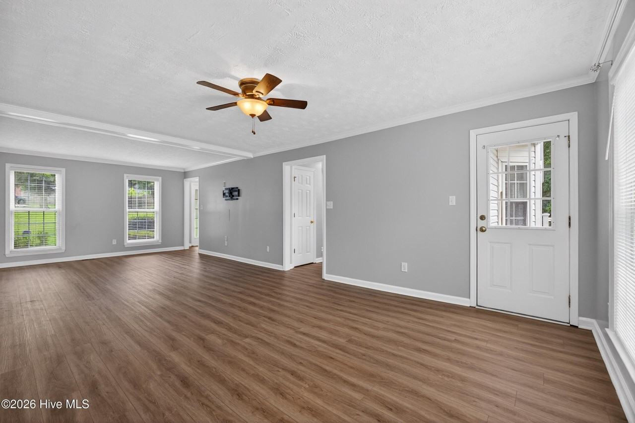 4090 Quinn Dr - Photo 2 of 42