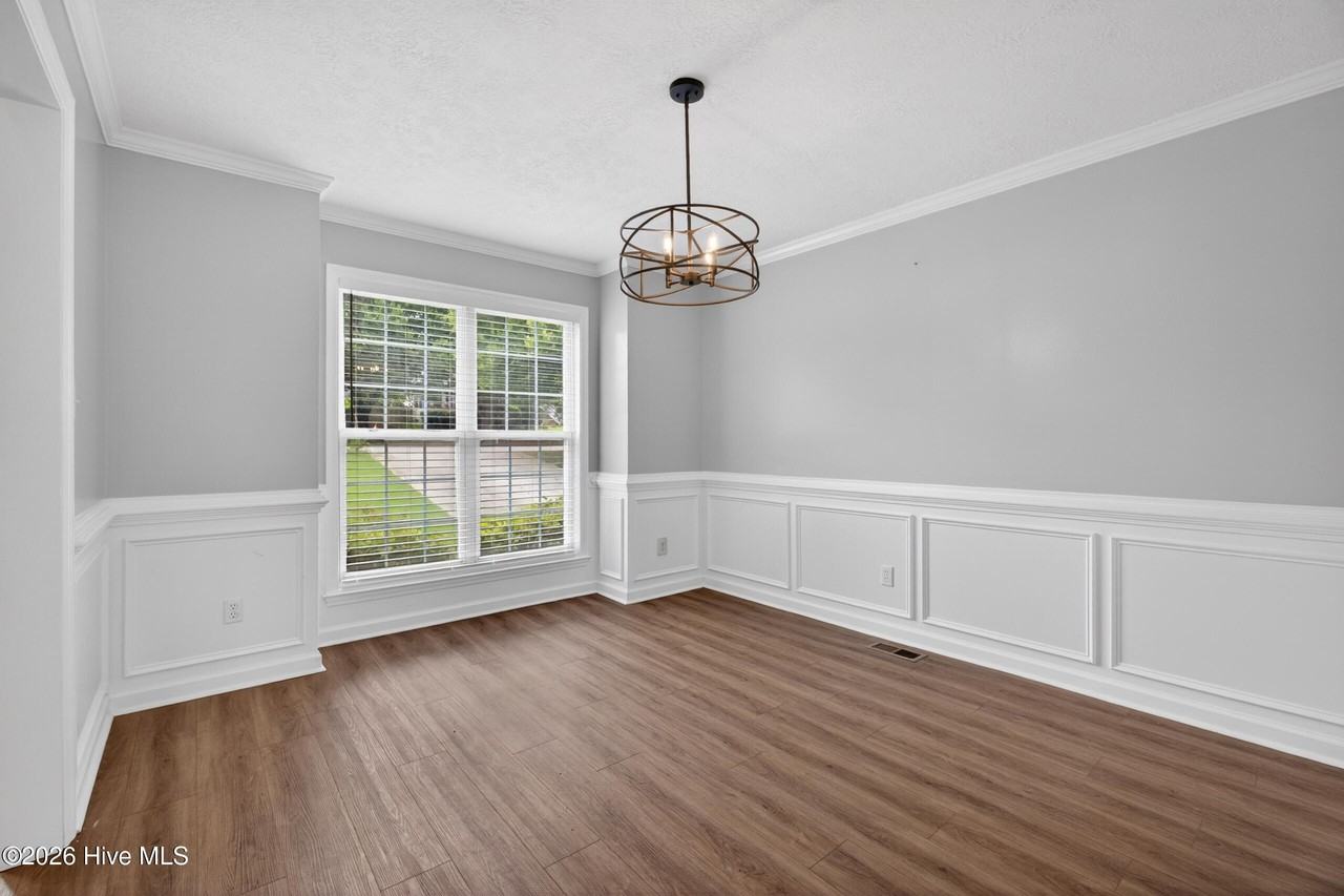 4090 Quinn Dr - Photo 4 of 42