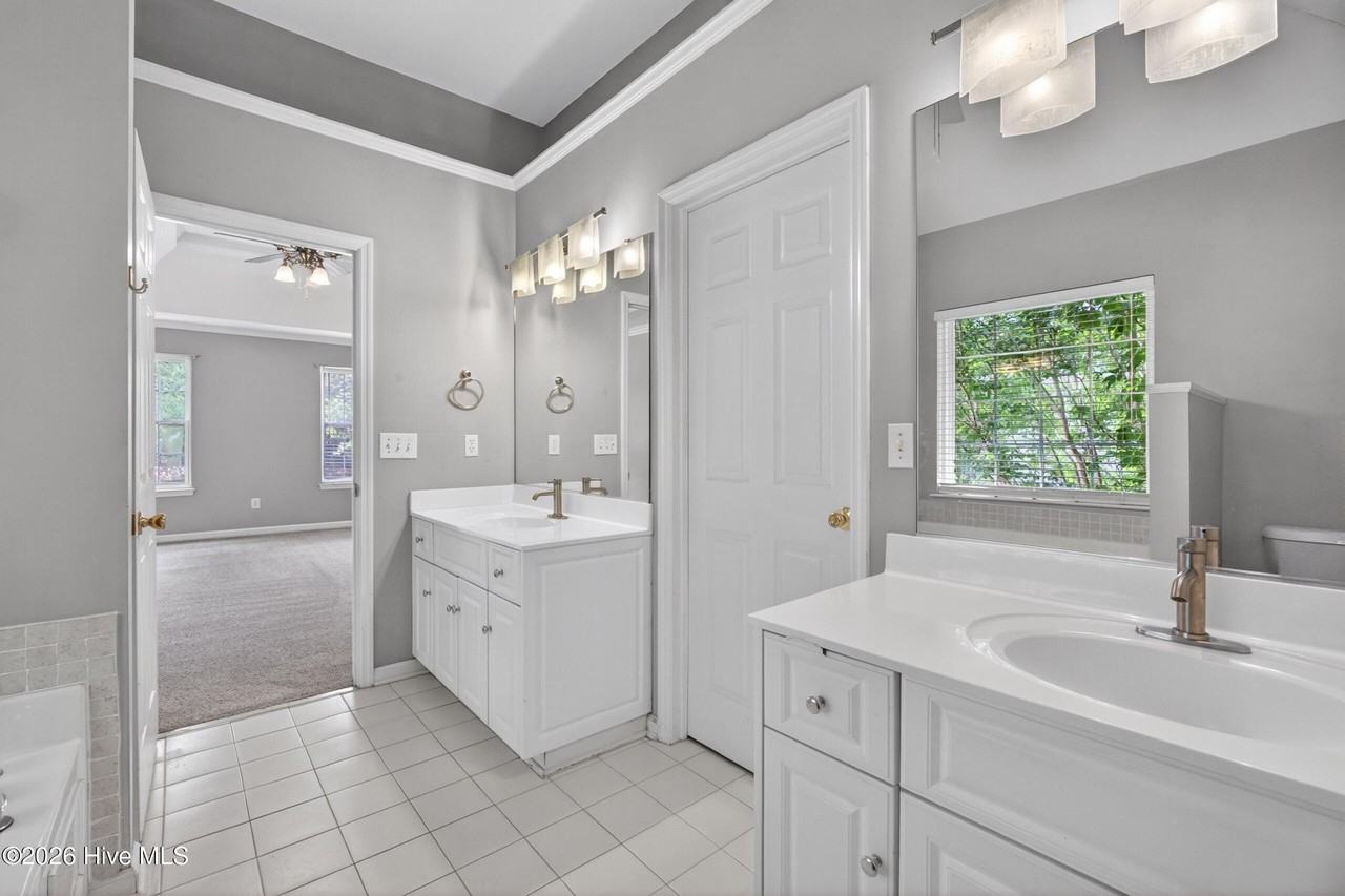 4090 Quinn Dr - Photo 6 of 42