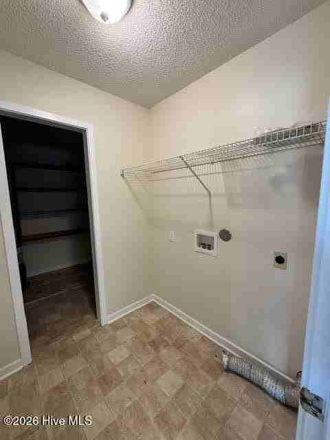 7101 Robmar Ct - Photo 6 of 18