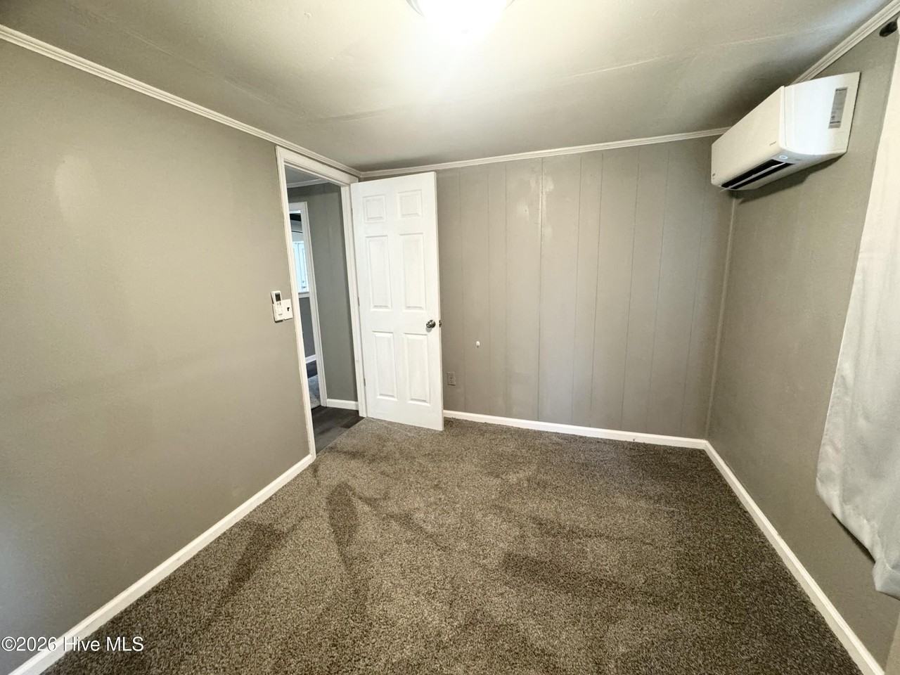 204 Pinewood Ave - Photo 5 of 12
