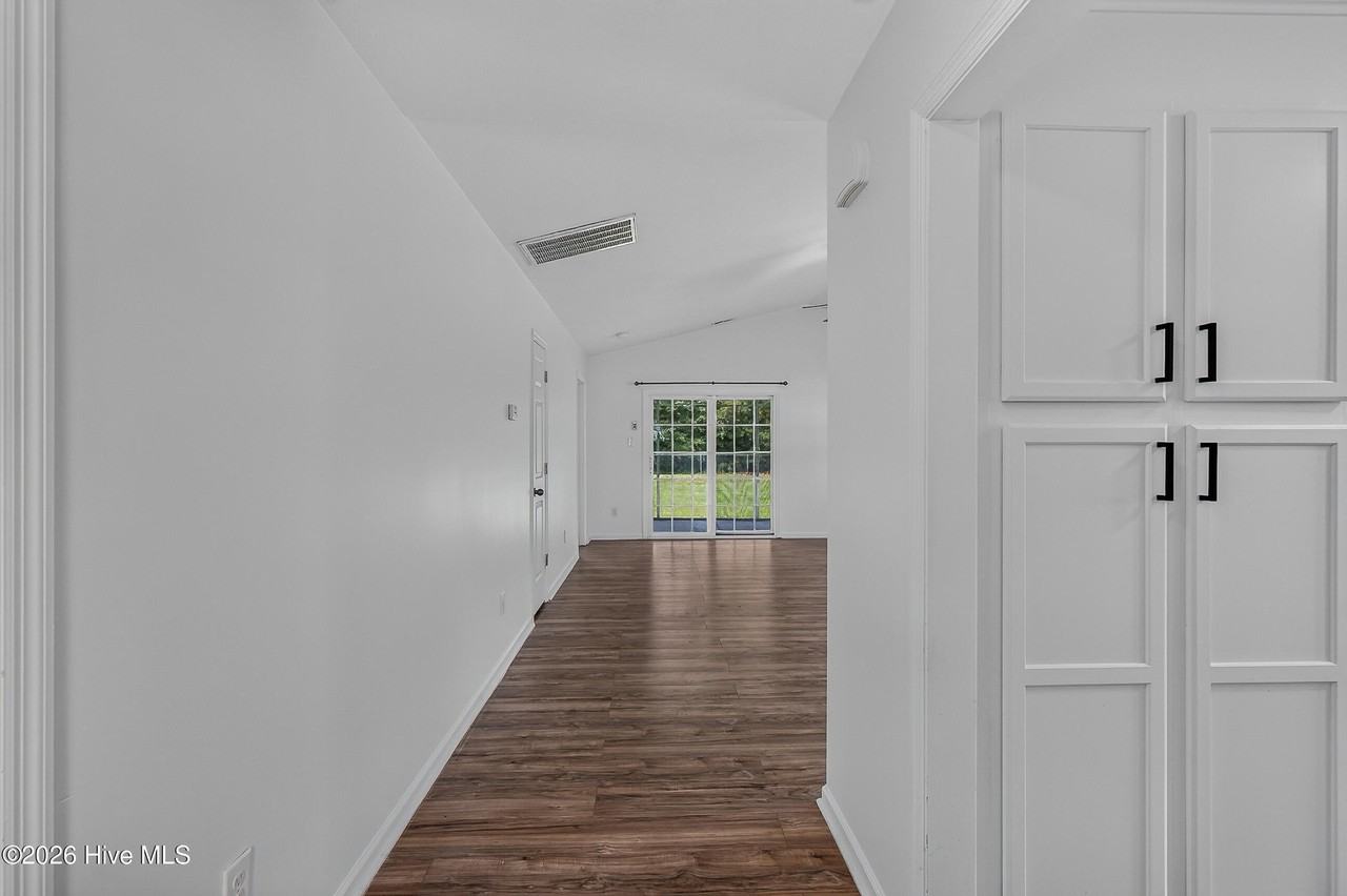 305 N Elisa Ln - Photo 5 of 28