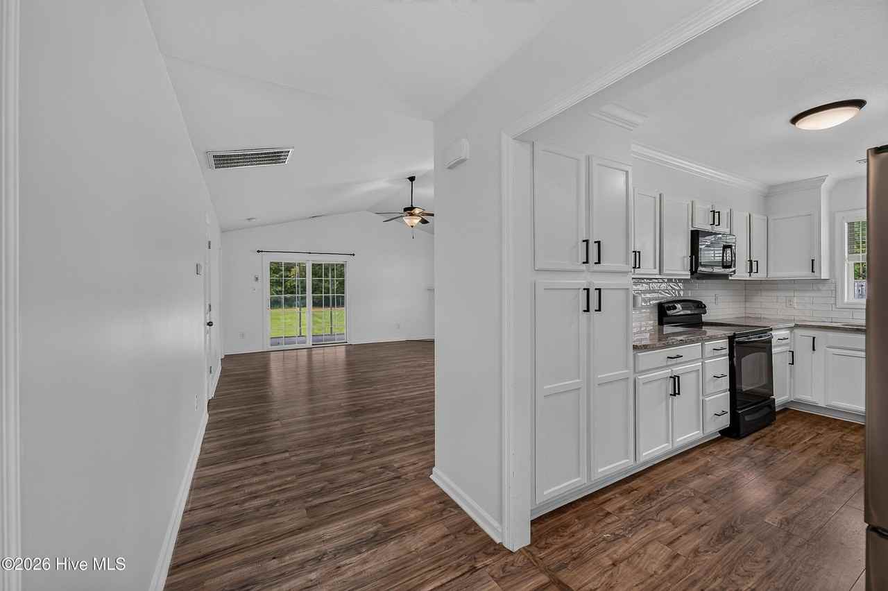 305 N Elisa Ln - Photo 6 of 28