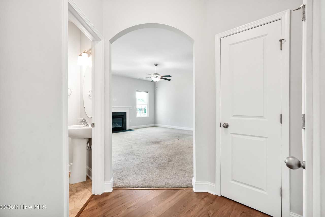266 E Red Head Cir - Photo 5 of 36