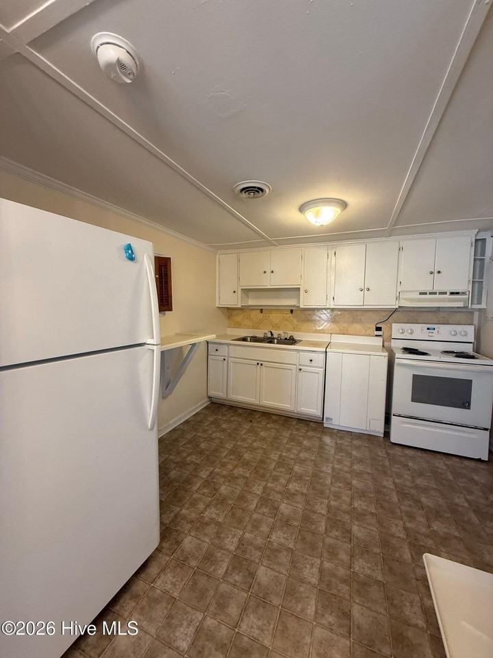 99 Market St - Photo 2 of 10