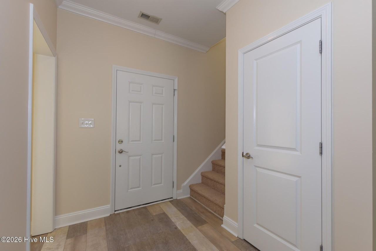 222 Diamond Ct - Photo 7 of 49