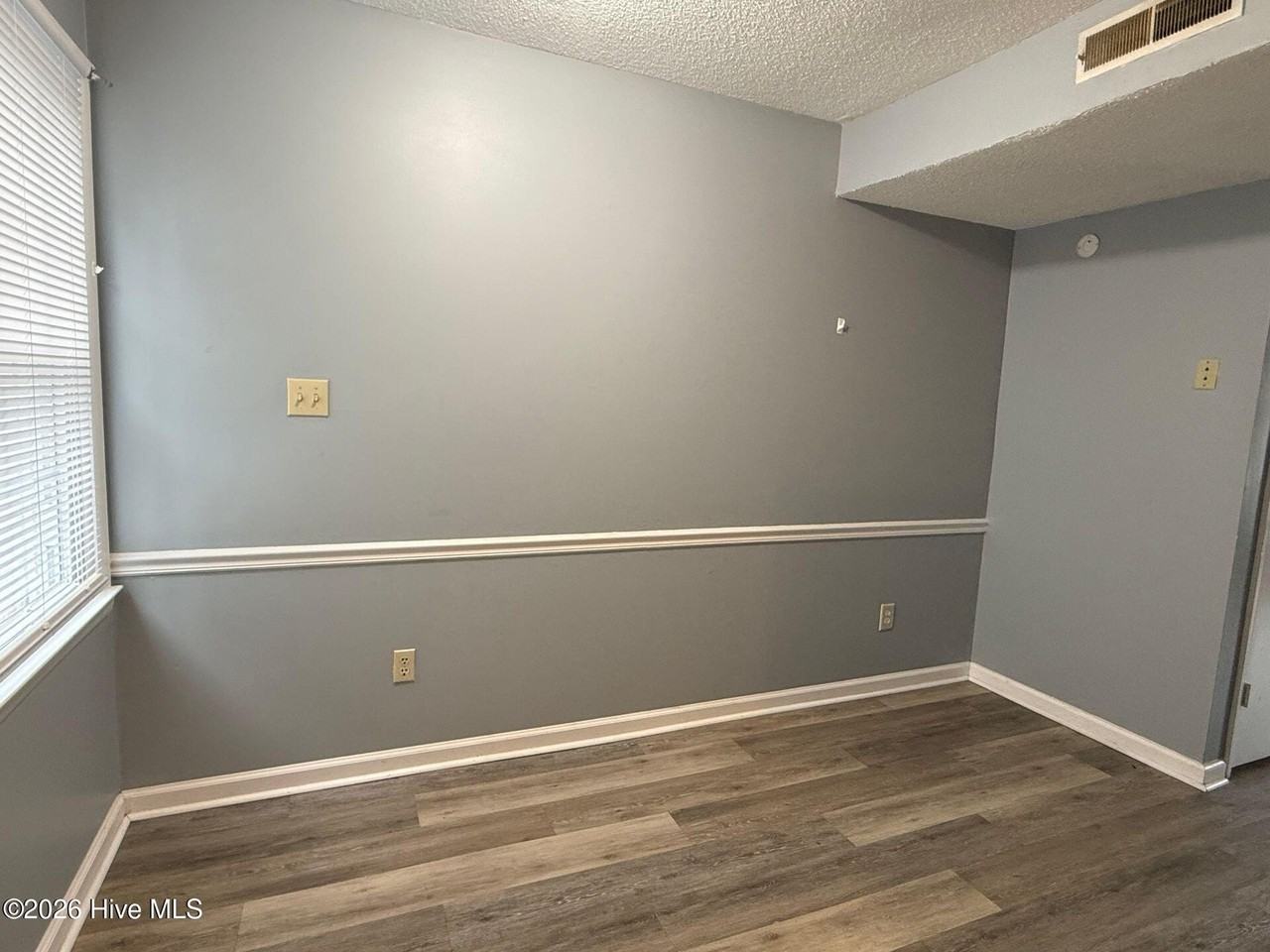 141 King George Ct - Photo 4 of 10