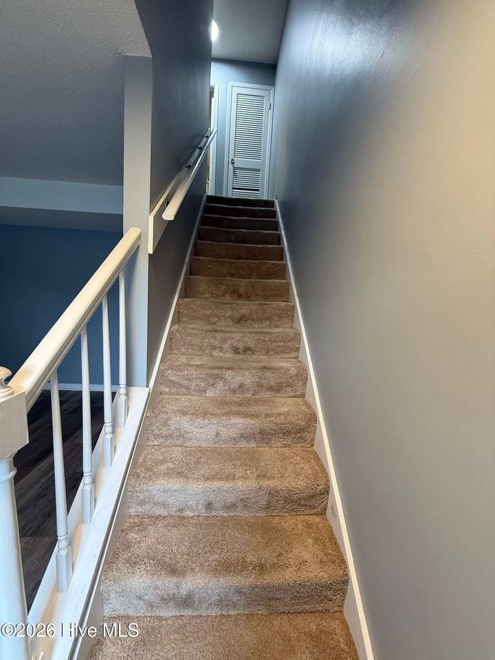 141 King George Ct - Photo 6 of 10