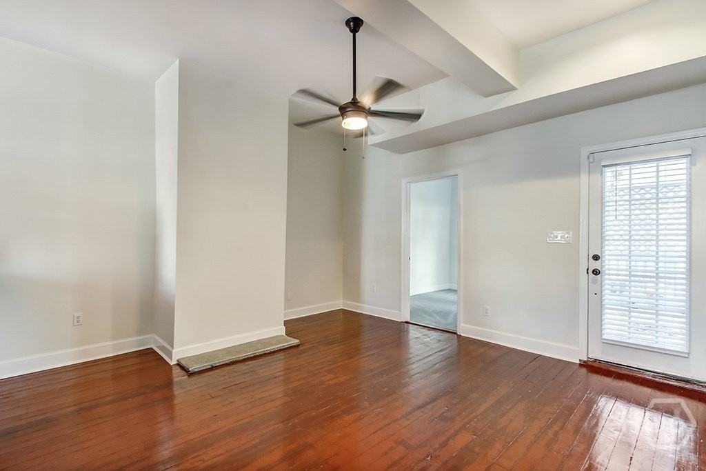 303 W Henry St #A - Photo 3 of 25
