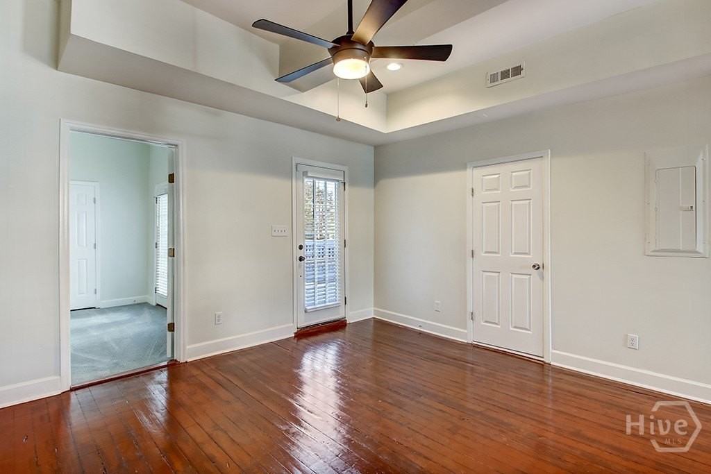 303 W Henry St #A - Photo 6 of 25
