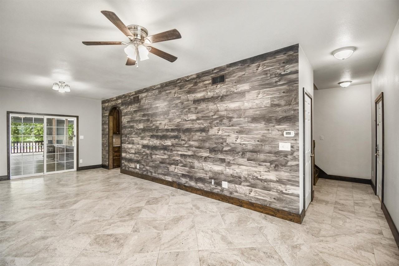 6450 River Oaks Dr - Photo 5 of 30