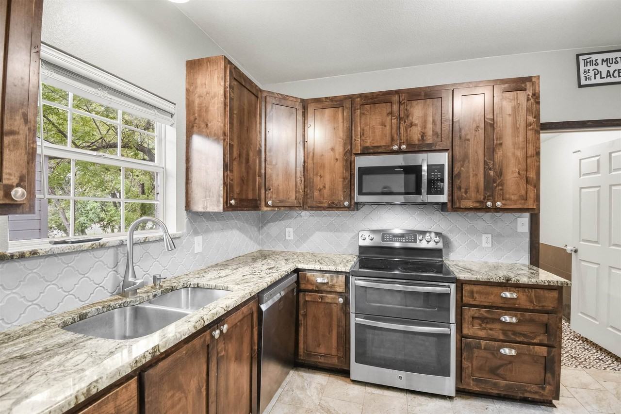 6450 River Oaks Dr - Photo 7 of 30