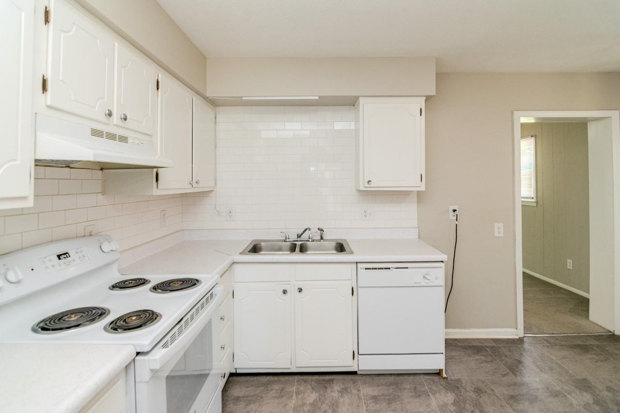 632A Waldo Way - Photo 7 of 48