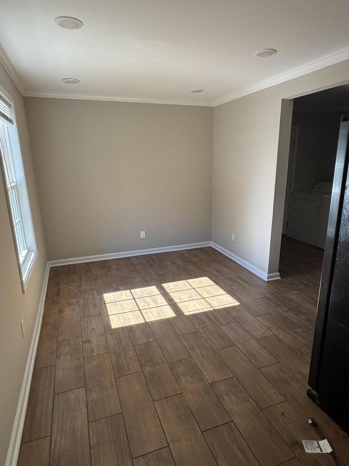 439 Hawkins Ave - Photo 2 of 19