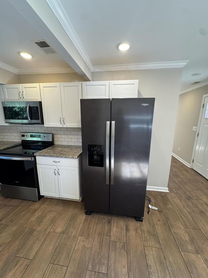 439 Hawkins Ave - Photo 7 of 19