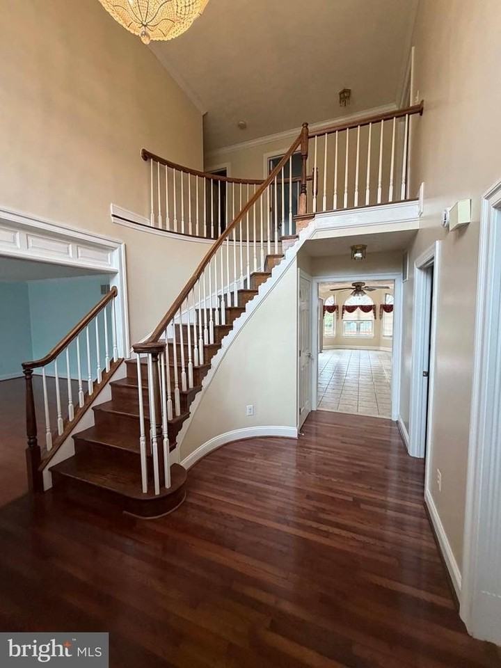 116 Longfellow Dr - Photo 3 of 36