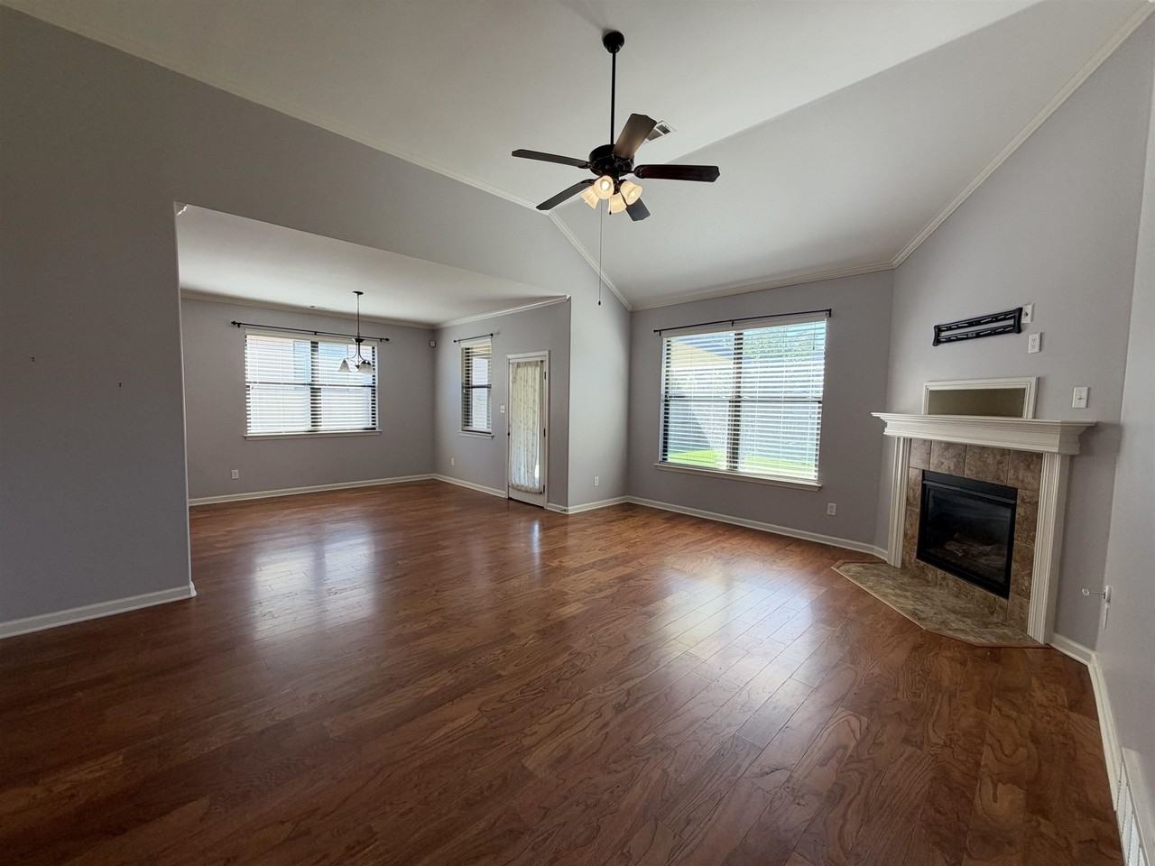 12433 Dusty Field Rd - Photo 3 of 21