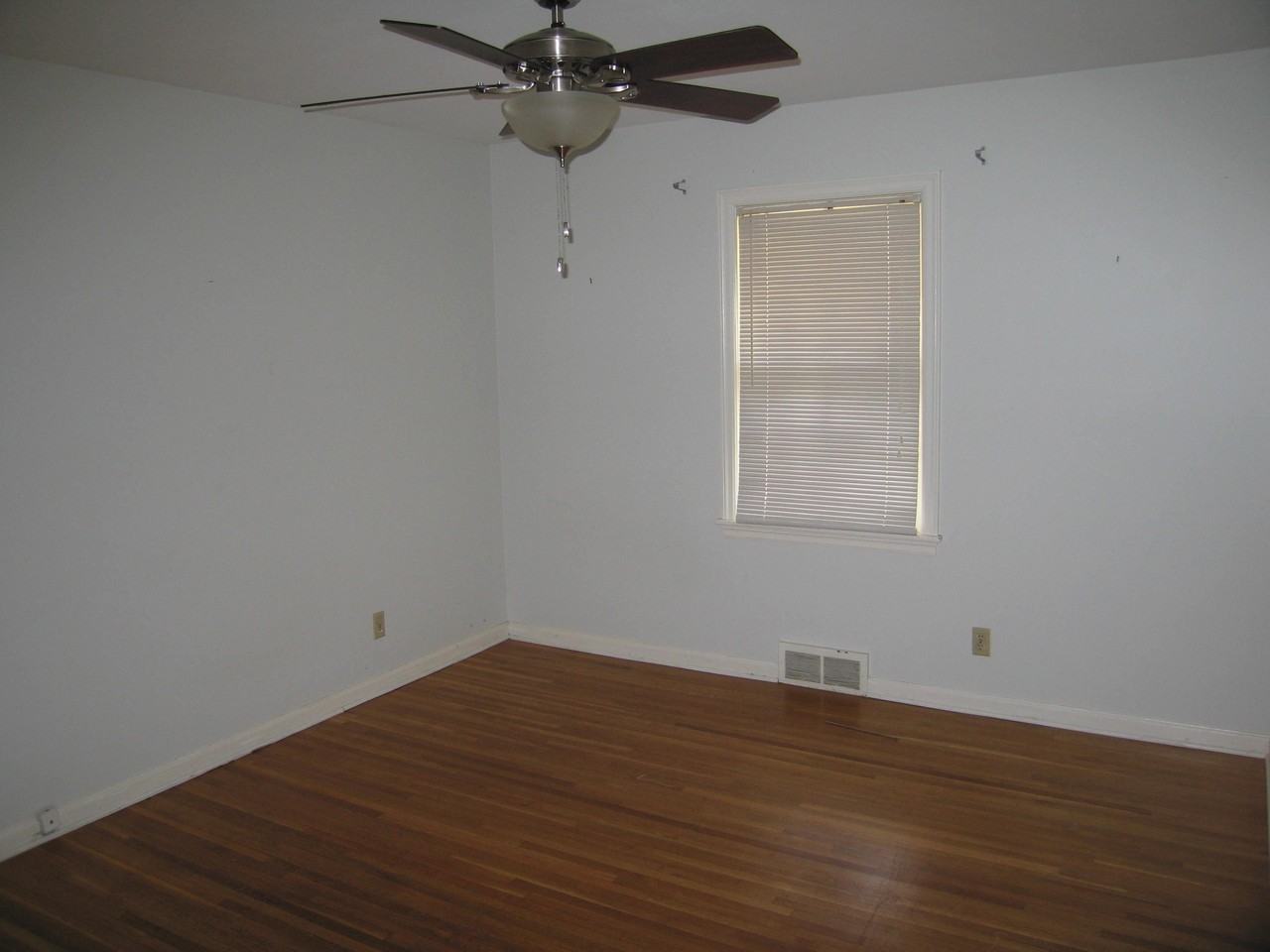 5055 HOWARD PLACE St - Photo 6 of 9