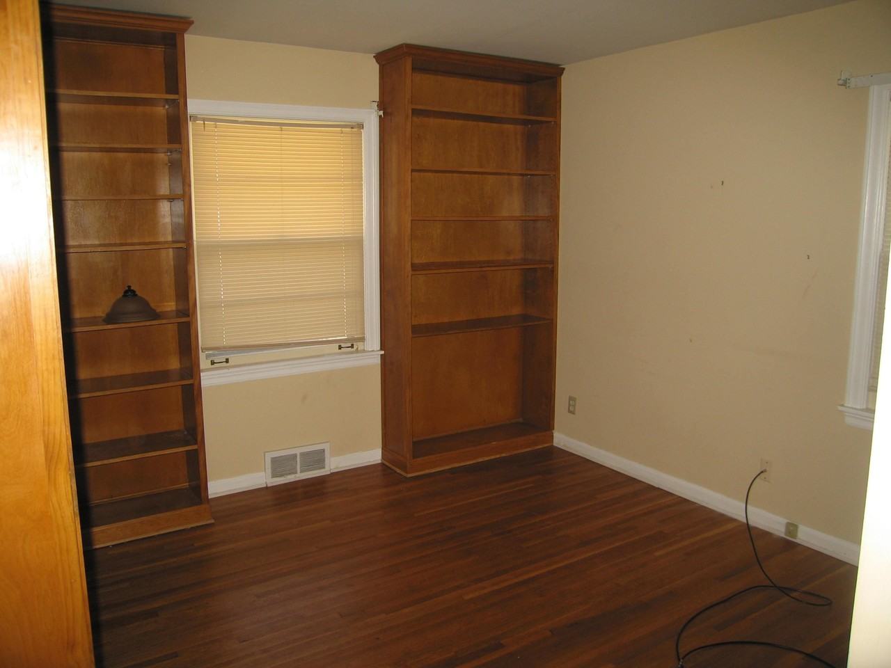 5055 HOWARD PLACE St - Photo 7 of 9