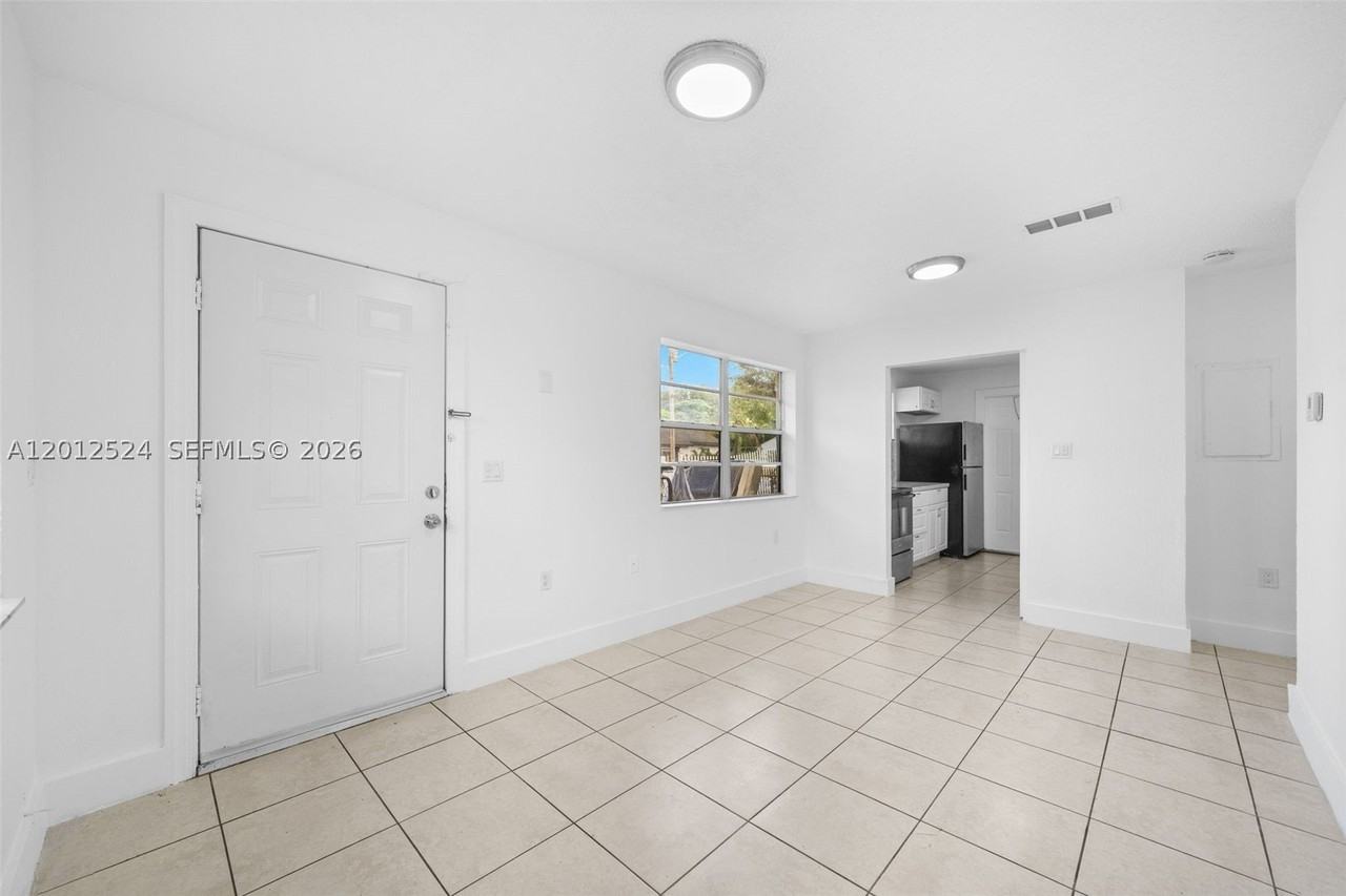 1074 Nw 27th St #0 - Photo 2 of 18