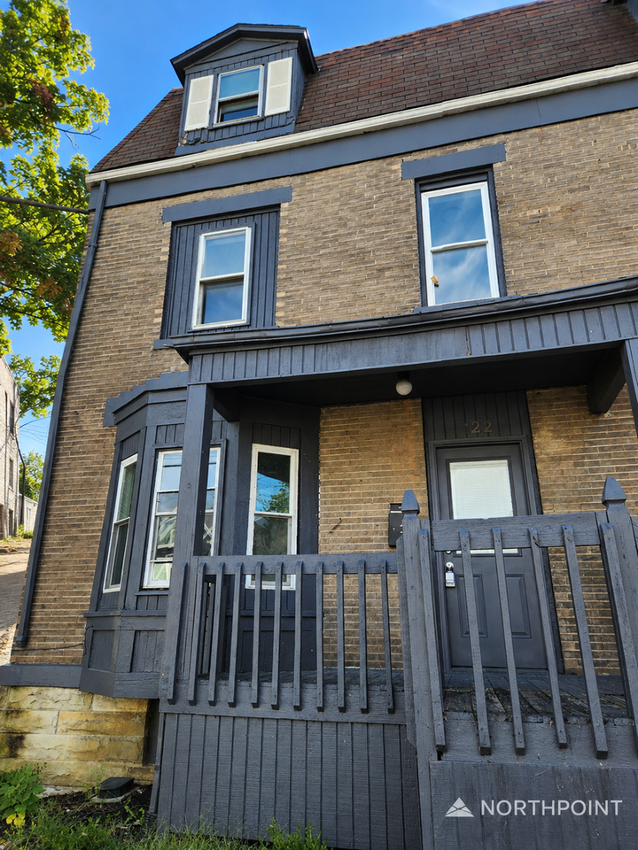 122 S Champion Ave - Photo 2 of 16