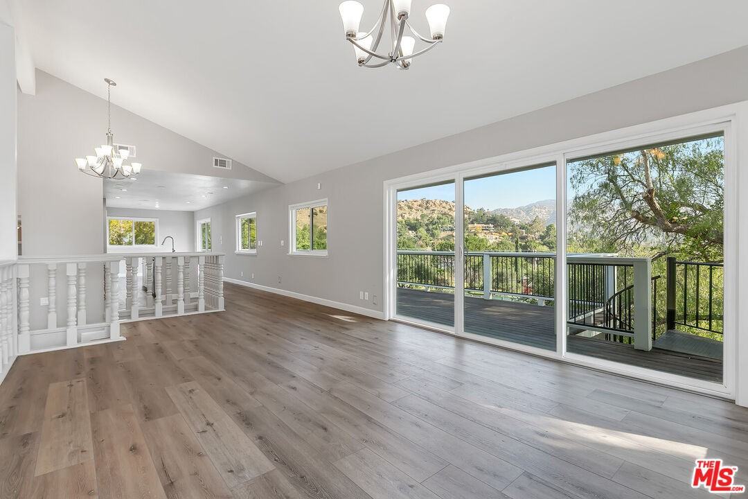 23937 Jensen Dr - Photo 6 of 8