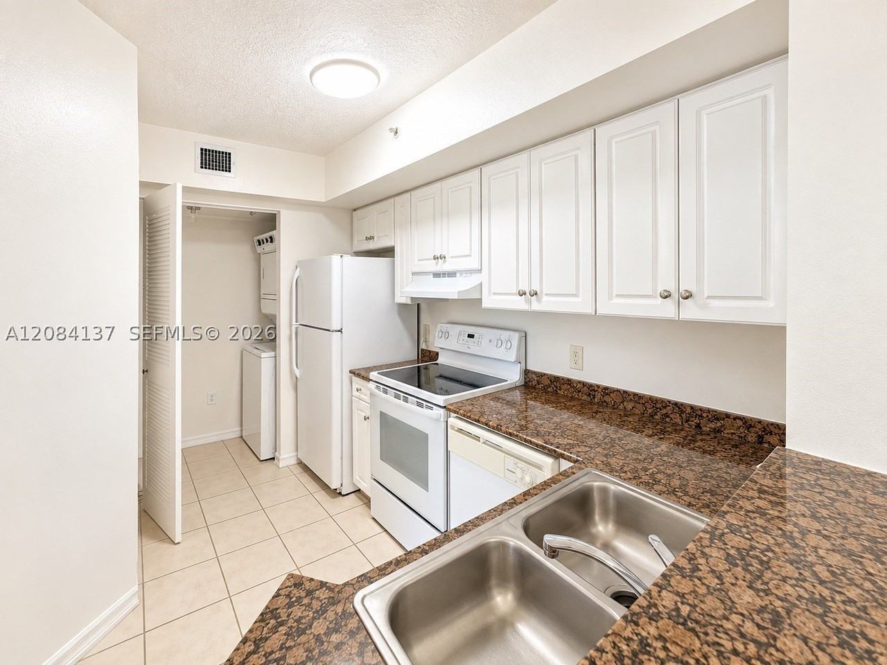 17622 Nw 25th Ave #201 - Photo 4 of 11