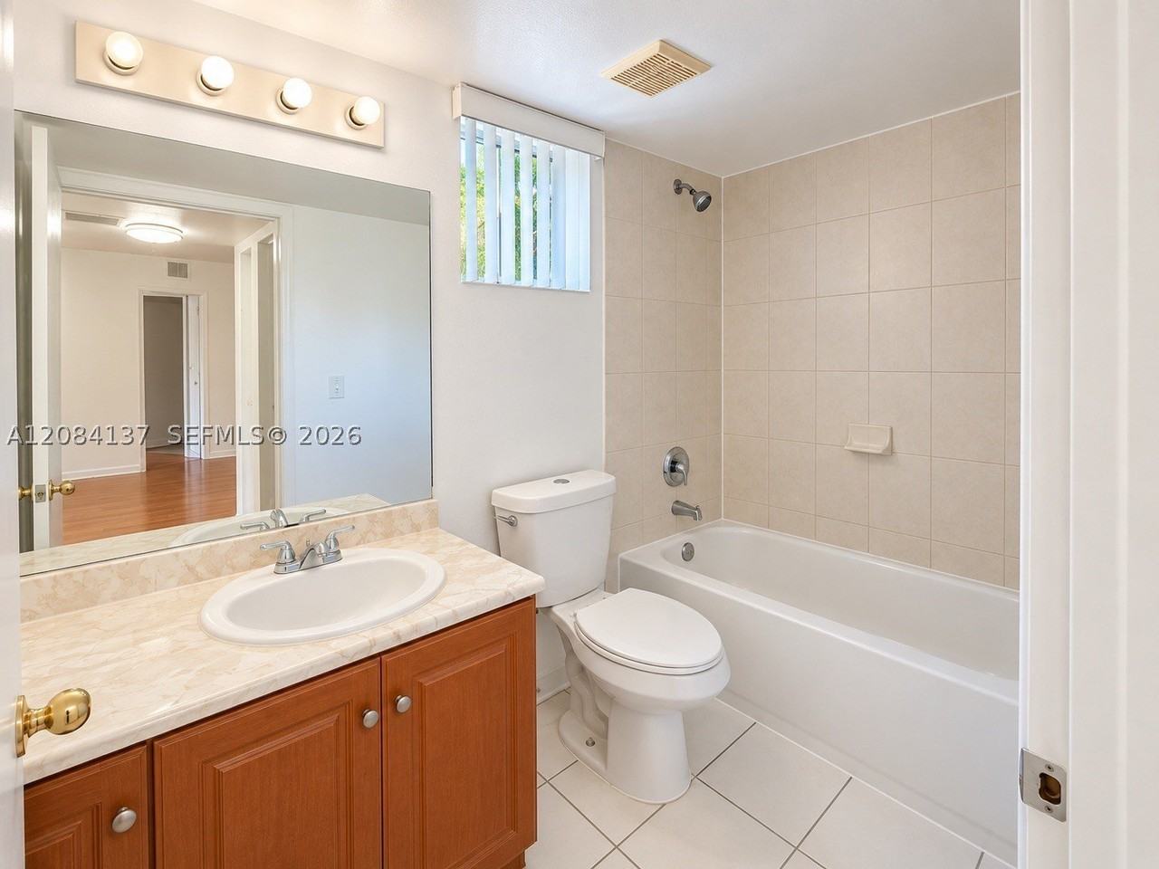 17622 Nw 25th Ave #201 - Photo 6 of 11