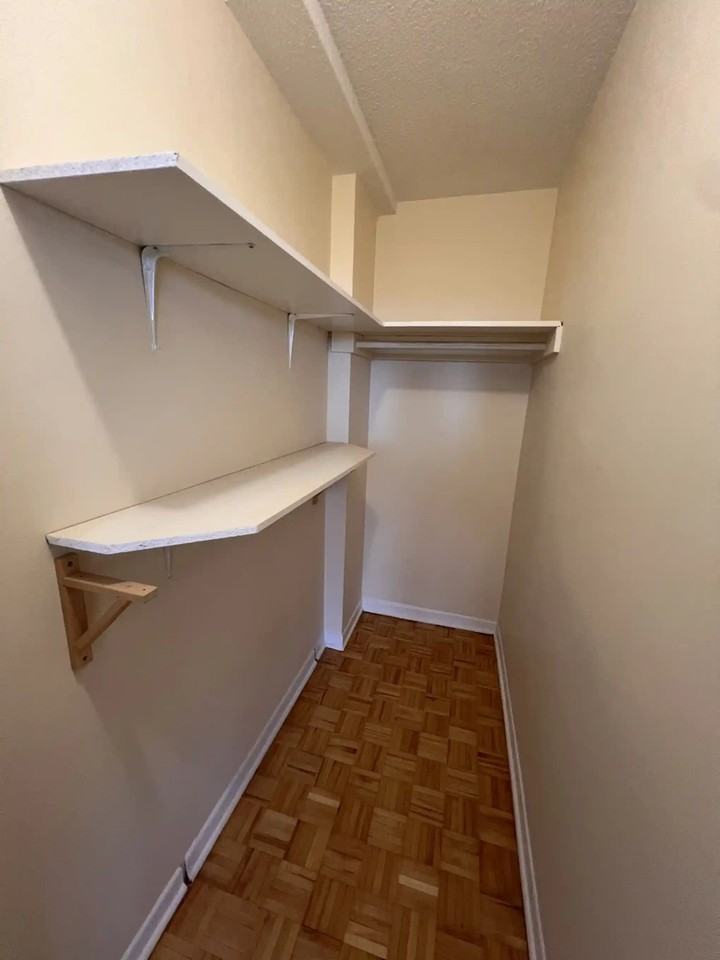 345 Laurier Ave E - Photo 7 of 13
