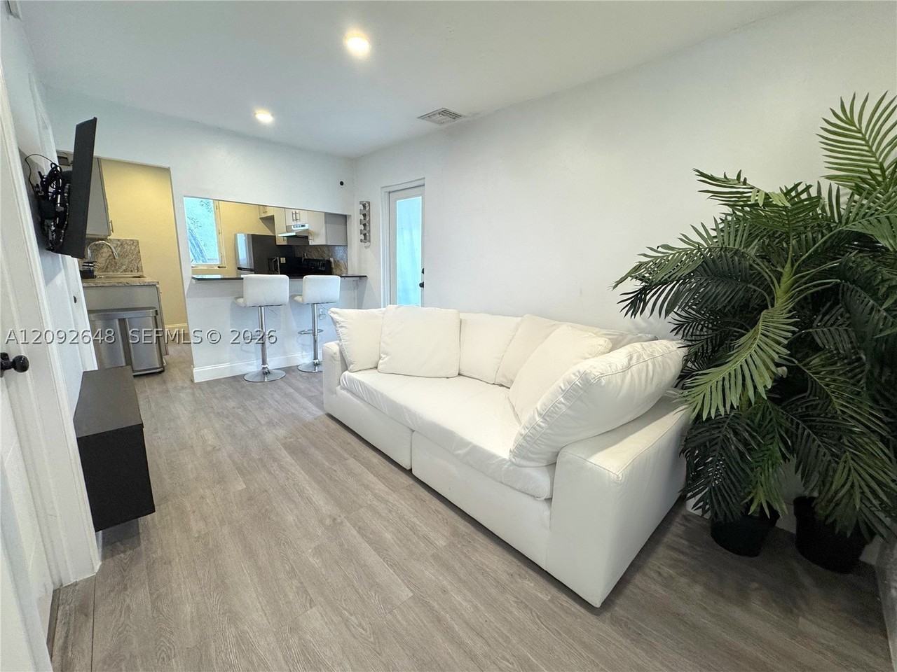 174 Ne 55th St #2 - Photo 6 of 11