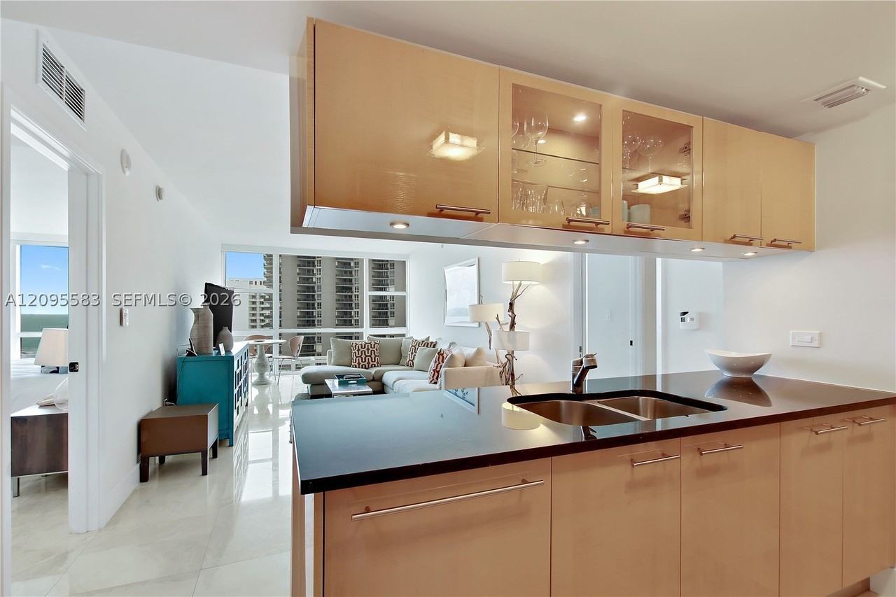 6801 Collins Ave #1112 - Photo 6 of 50