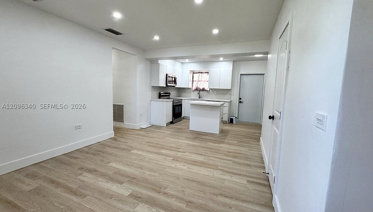 6810 Sw 1st St #0 - Photo 4 of 18