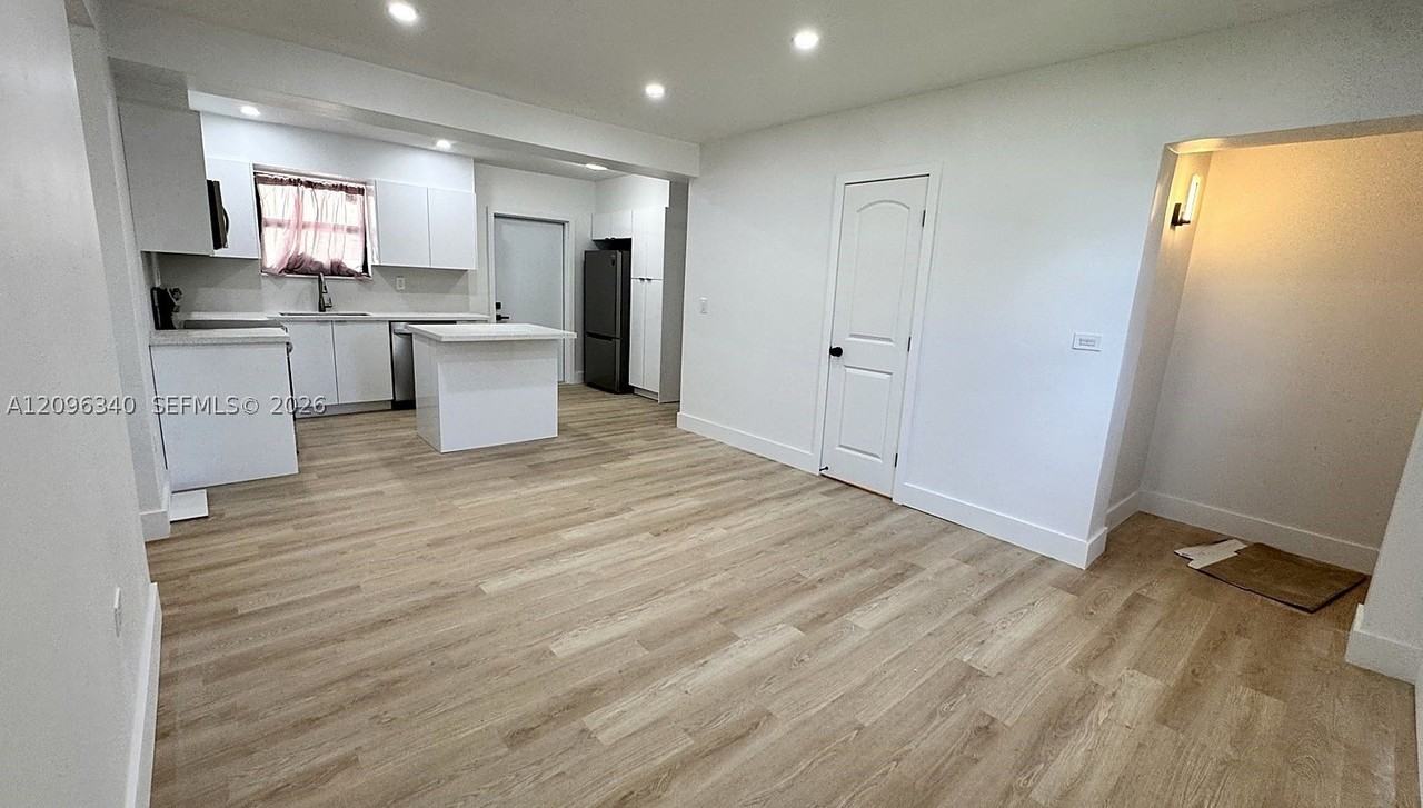 6810 Sw 1st St #0 - Photo 5 of 18