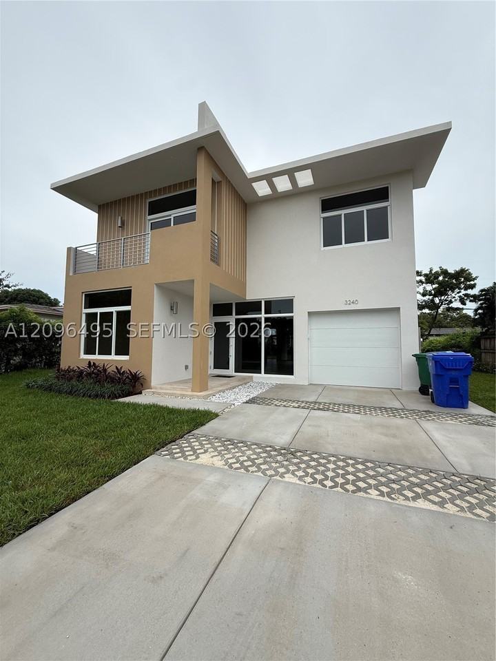 3240 Sw 20th St - Photo 3 of 50