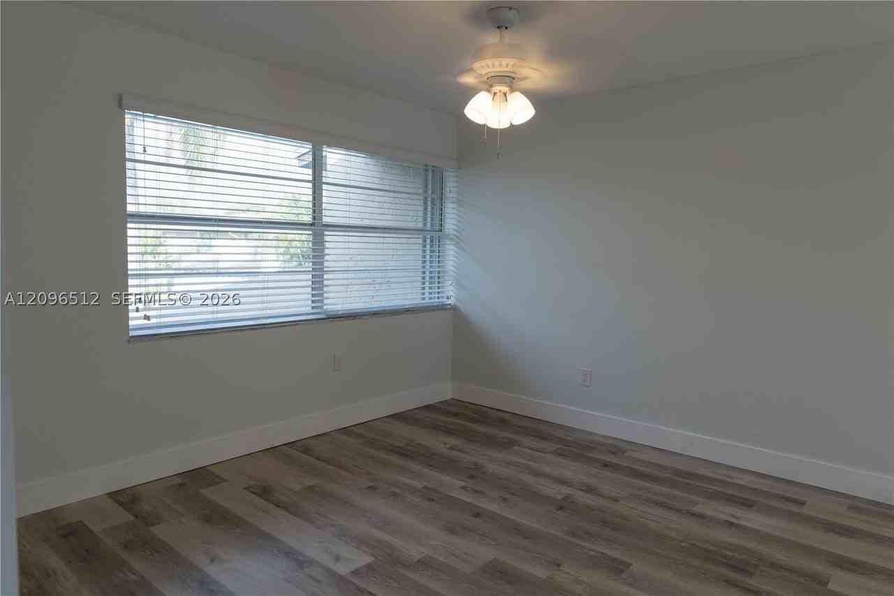 11140 Sw 70th Ter #0 - Photo 7 of 12