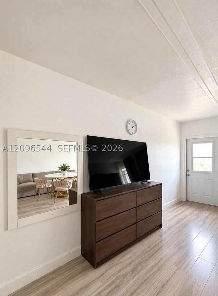 7712 Byron Ave #3 - Photo 6 of 11