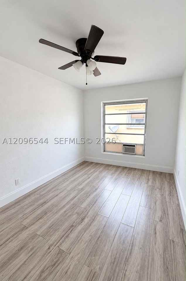7712 Byron Ave #3 - Photo 7 of 11
