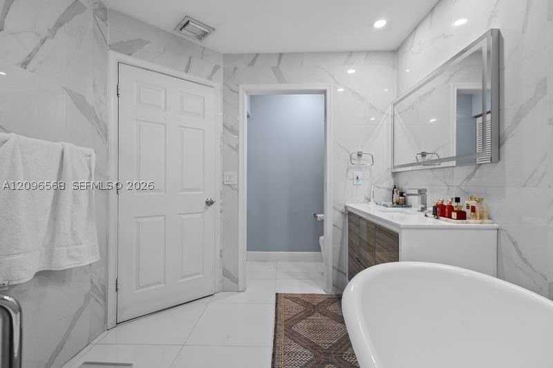 6952 Nw 27th Ct #6952 - Photo 5 of 35