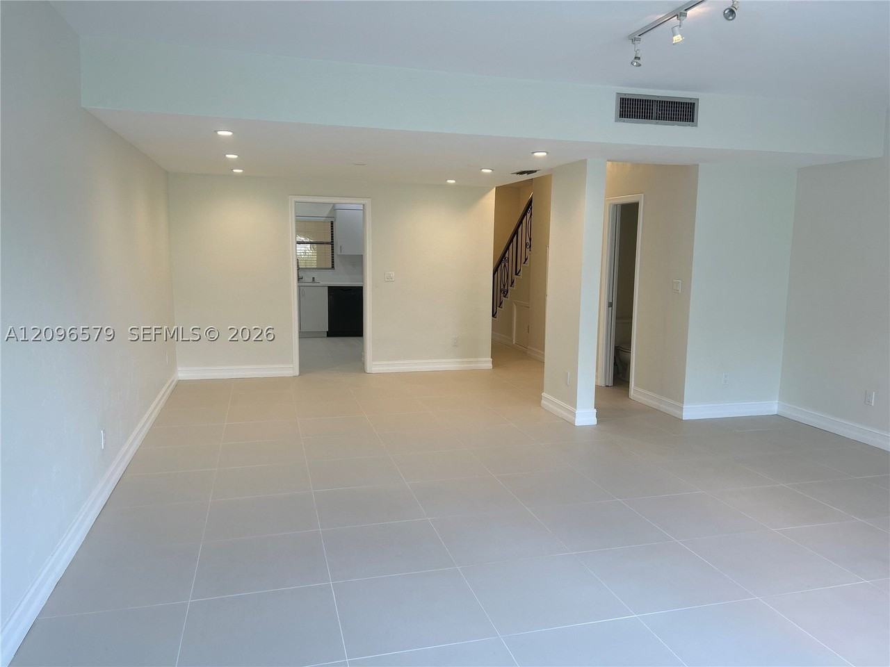 9005 Sw 62nd Ter #5H - Photo 5 of 20