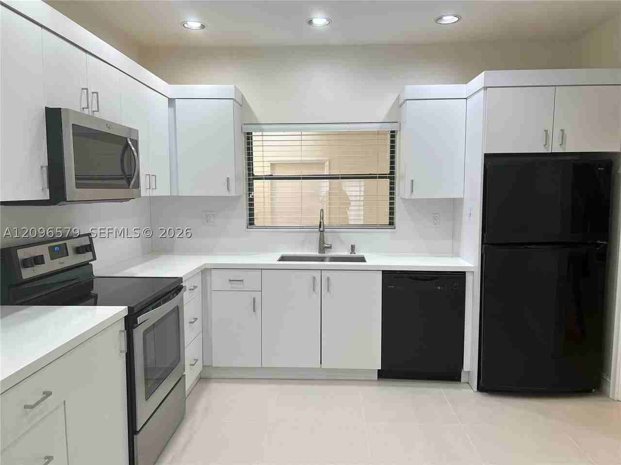 9005 Sw 62nd Ter #5H - Photo 7 of 20