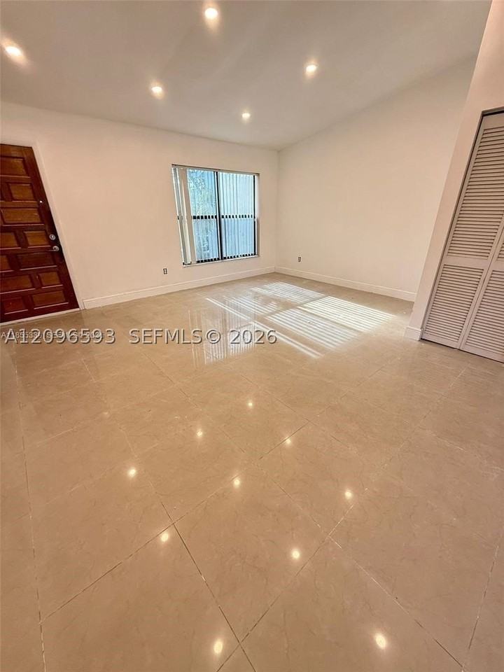 5259 Sw 117th Ave - Photo 6 of 15