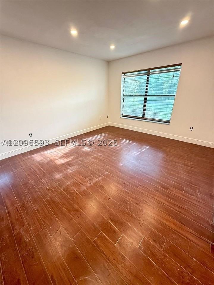5259 Sw 117th Ave - Photo 7 of 15