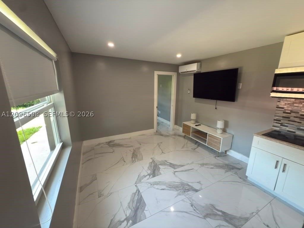 4910 Sw 28th Ter #1 - Photo 3 of 5