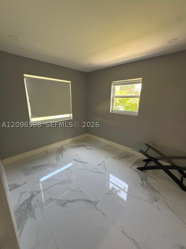4910 Sw 28th Ter #1 - Photo 4 of 5