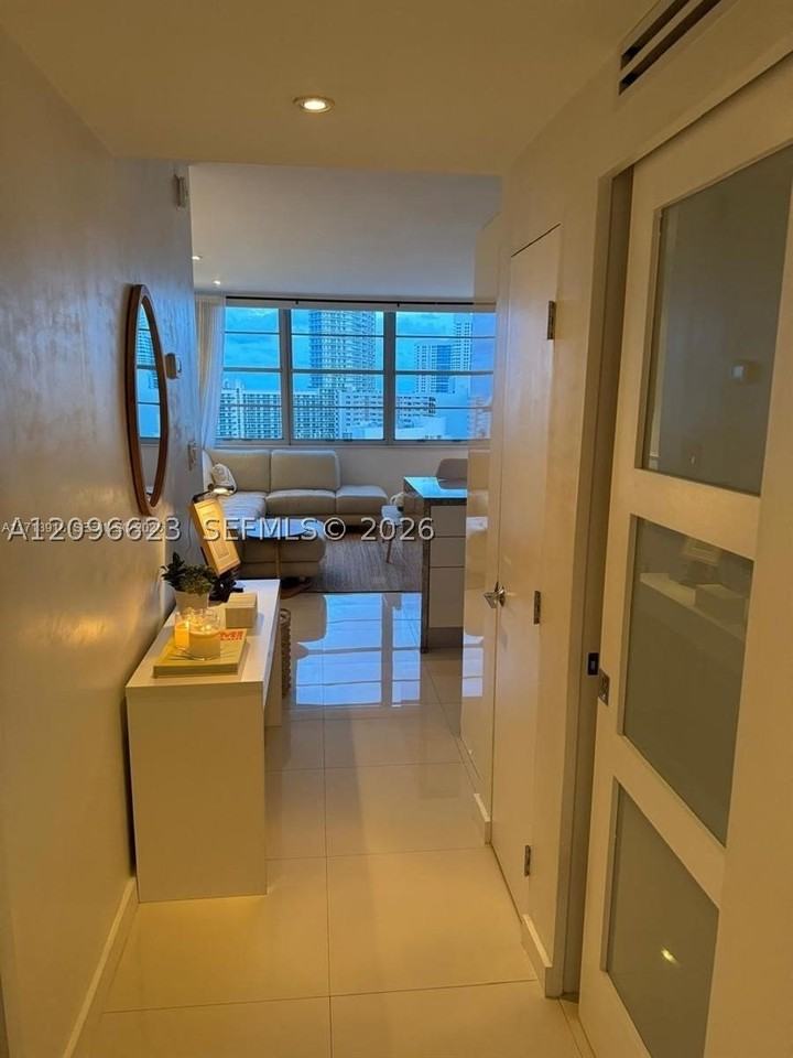 20 Island Ave #1515 - Photo 3 of 14